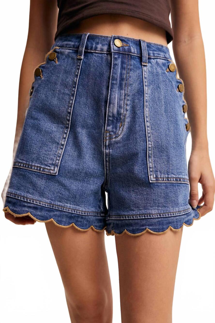 NEW LISTICLE women's lizzy scallop button-side stretch denim shorts in drift blu